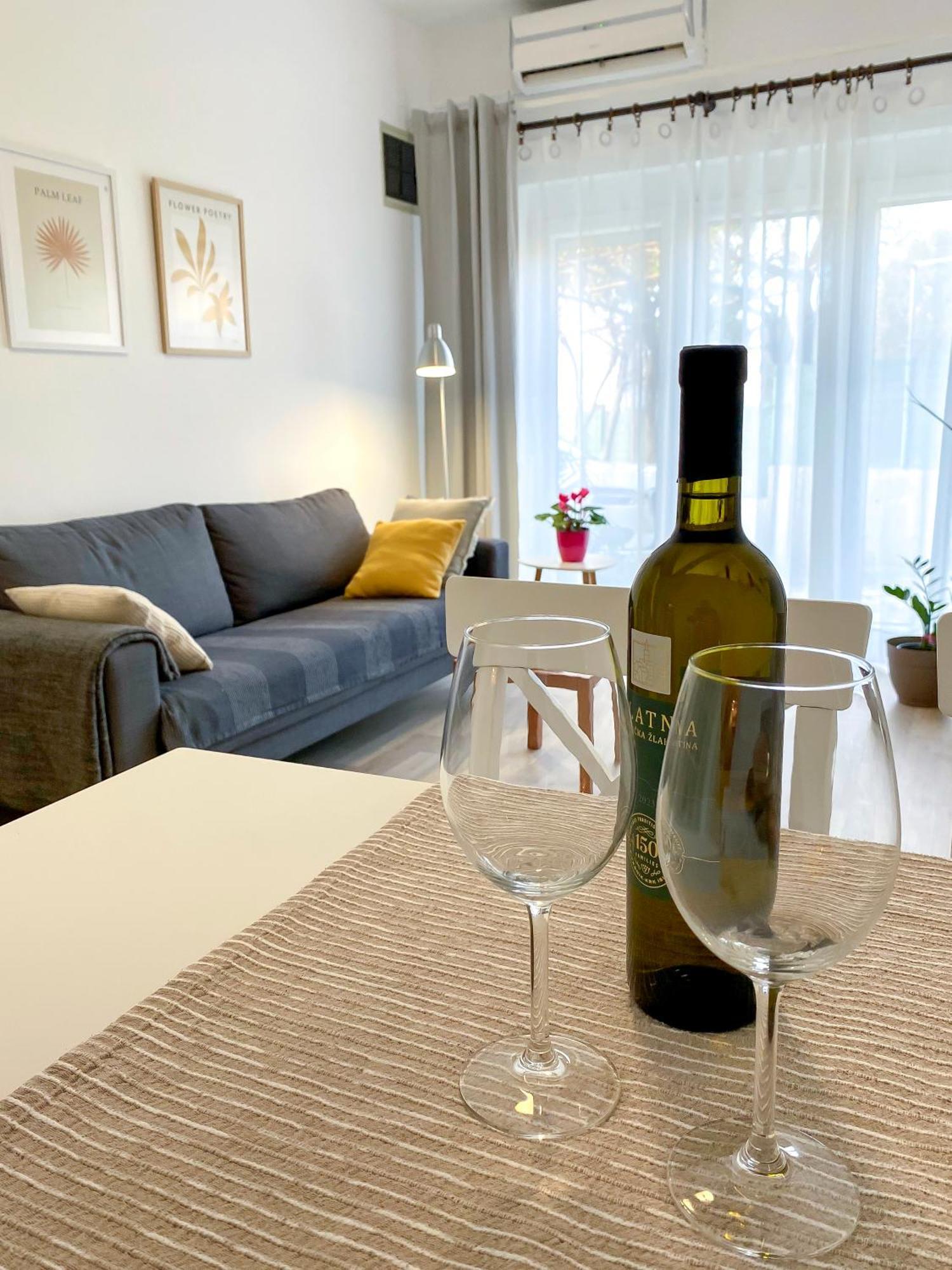 Apartments Tena With Private Parking Pula Exterior foto