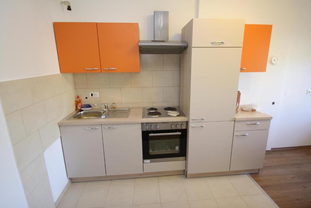 Apartments Tena With Private Parking Pula Habitación foto