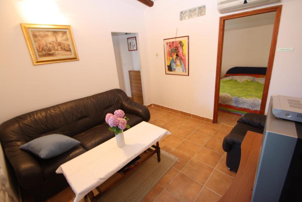 Apartments Tena With Private Parking Pula Habitación foto