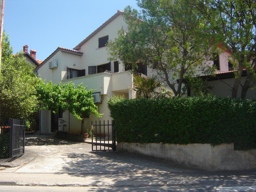 Apartments Tena With Private Parking Pula Exterior foto